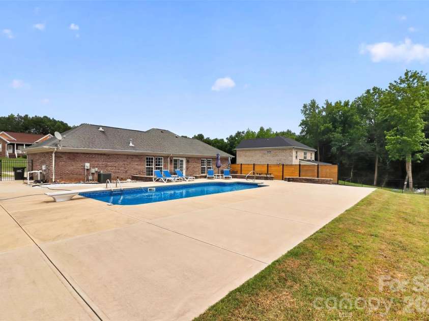 2823 Gourdvine Drive, Marshville, NC 28103.  MLS# CAR4382980, YatesRealty ID 29059. 