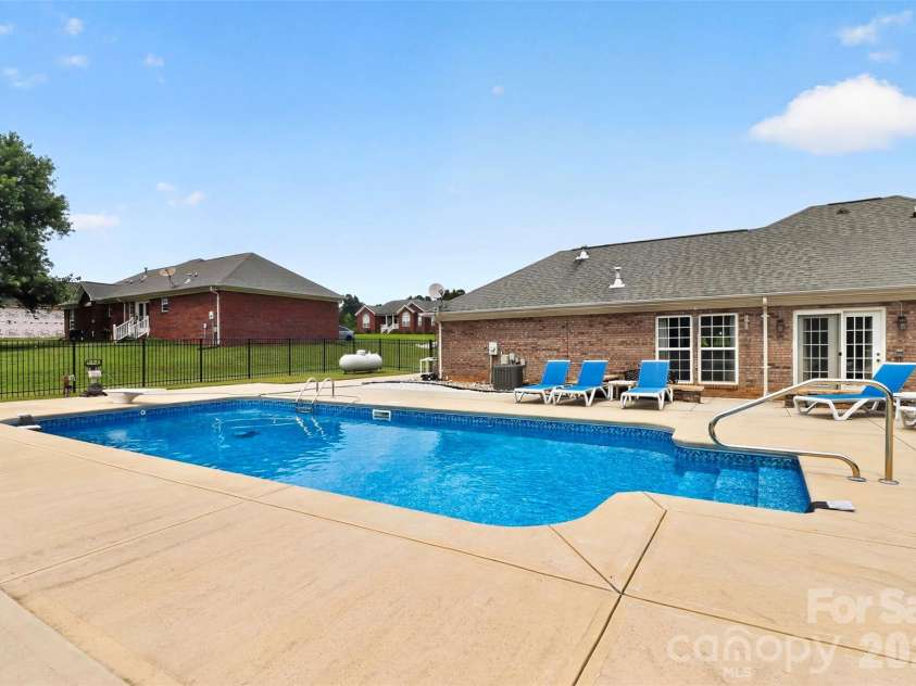 2823 Gourdvine Drive, Marshville, NC 28103.  MLS# CAR4382980, YatesRealty ID 29059. 