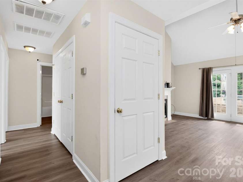 2823 Gourdvine Drive, Marshville, NC 28103.  MLS# CAR4382980, YatesRealty ID 29059. Entry Area