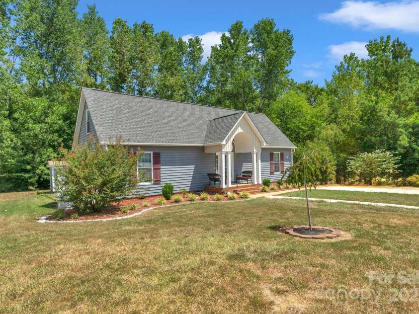 517 Grassy Creek Run, Chester, SC 29706.  MLS# CAR4285439, YatesRealty ID 29059. 