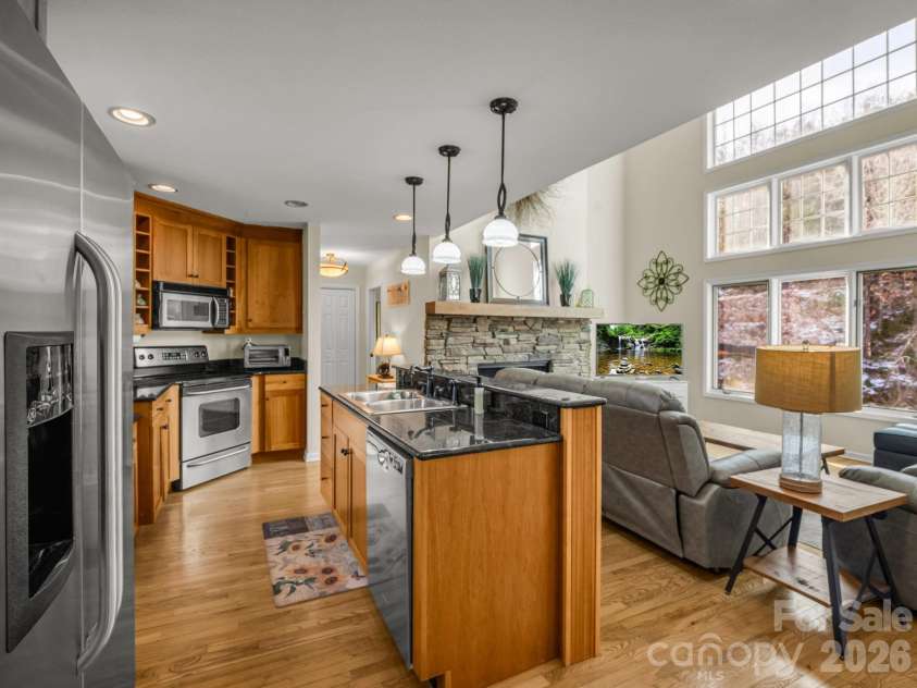 105 Tryon Bay Circle, Lake Lure, NC 28746.  MLS# CAR4353916, YatesRealty ID 2906. 