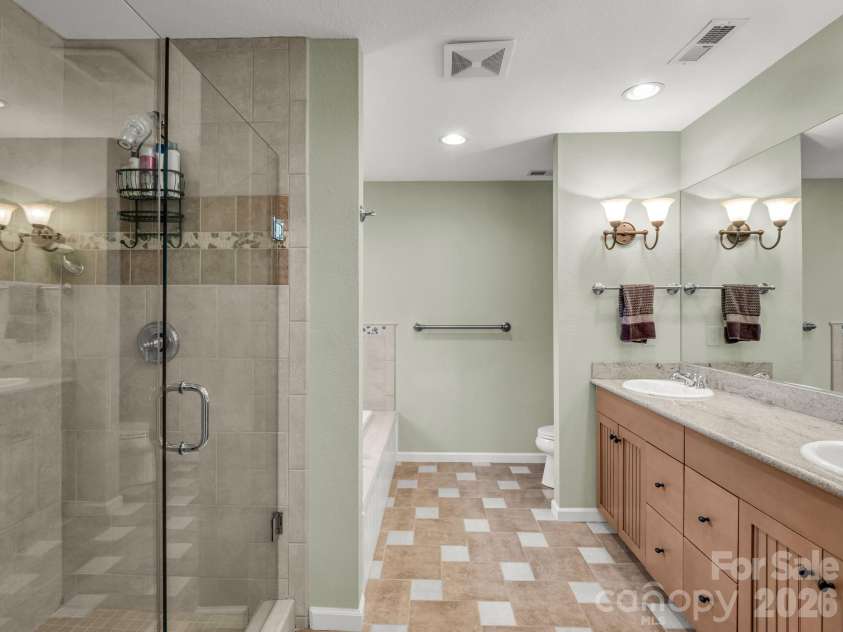 105 Tryon Bay Circle, Lake Lure, NC 28746.  MLS# CAR4353916, YatesRealty ID 2906. 