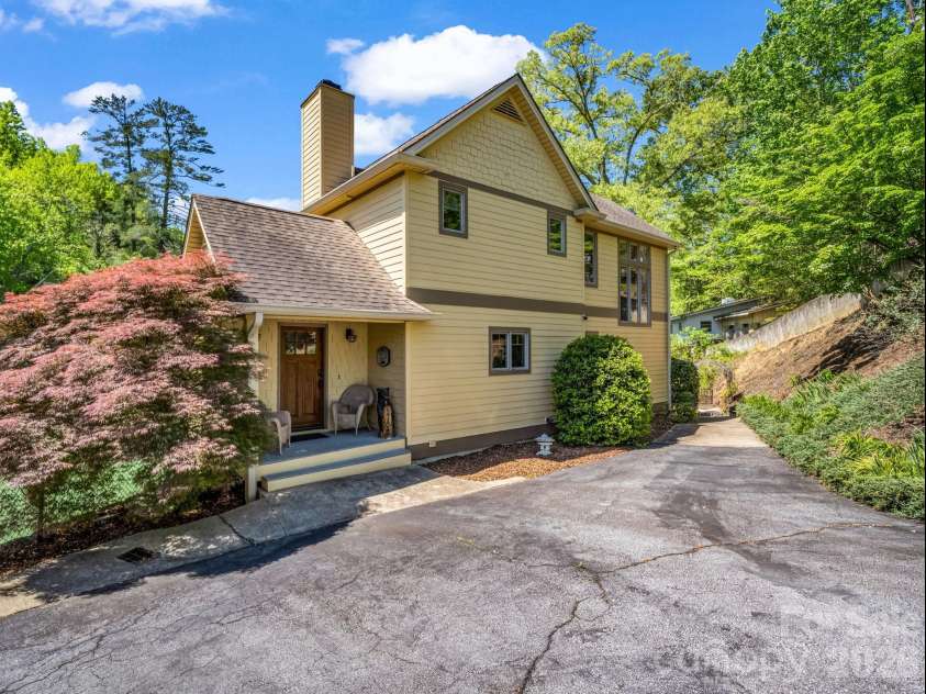 105 Tryon Bay Circle, Lake Lure, NC 28746.  MLS# CAR4353916, YatesRealty ID 2906. 