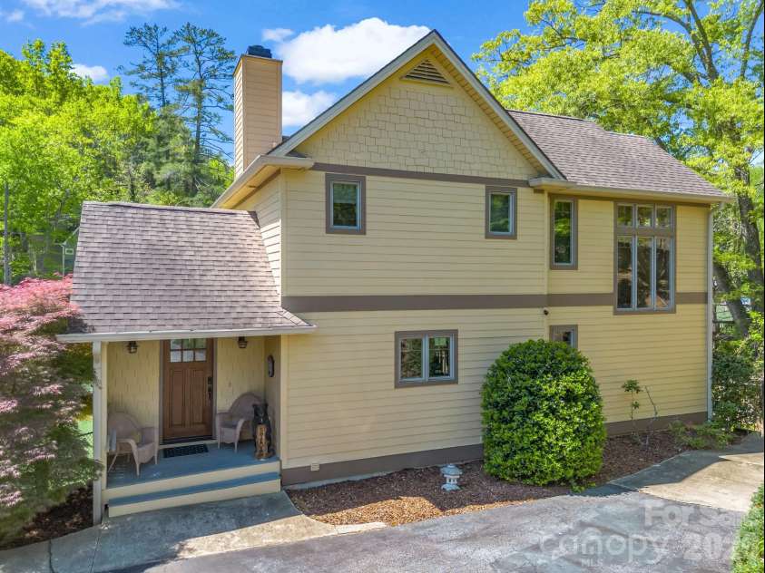 105 Tryon Bay Circle, Lake Lure, NC 28746.  MLS# CAR4353916, YatesRealty ID 2906. 