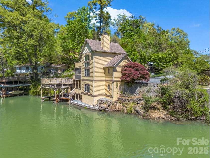 105 Tryon Bay Circle, Lake Lure, NC 28746.  MLS# CAR4353916, YatesRealty ID 2906. 