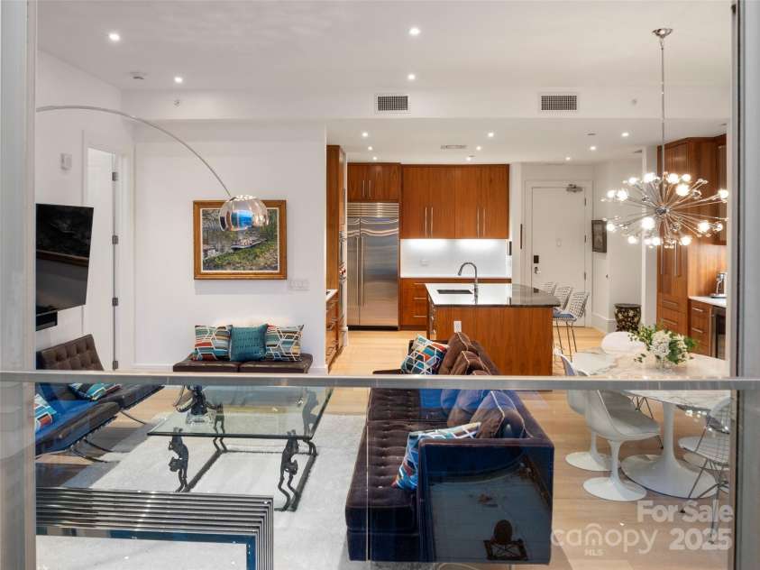 7 Patton Avenue, Asheville, NC 28801.  MLS# CAR4289791, YatesRealty ID 2906. 