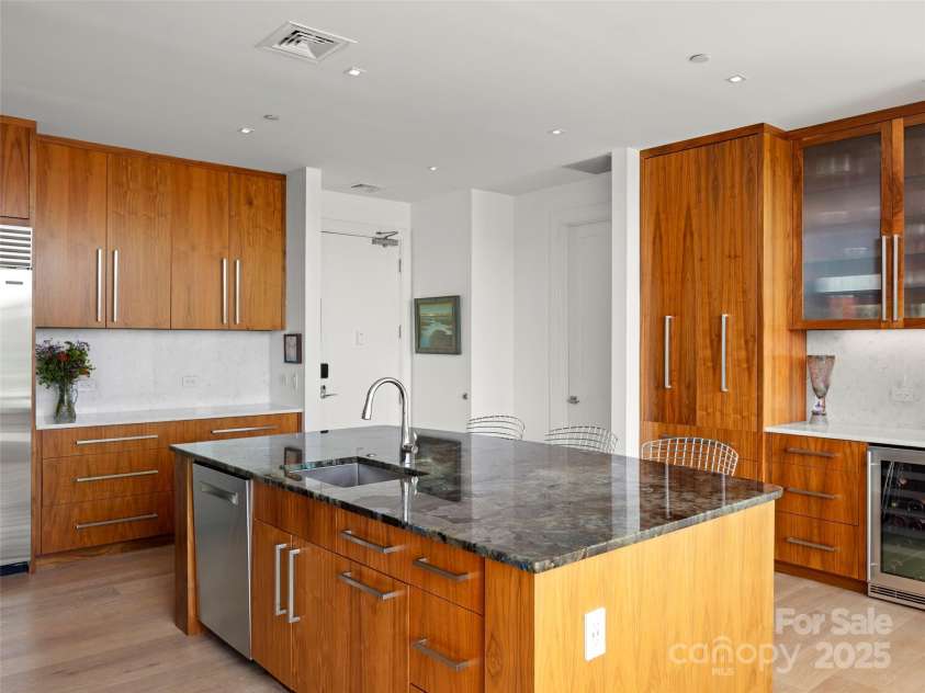 7 Patton Avenue, Asheville, NC 28801.  MLS# CAR4289791, YatesRealty ID 2906. 