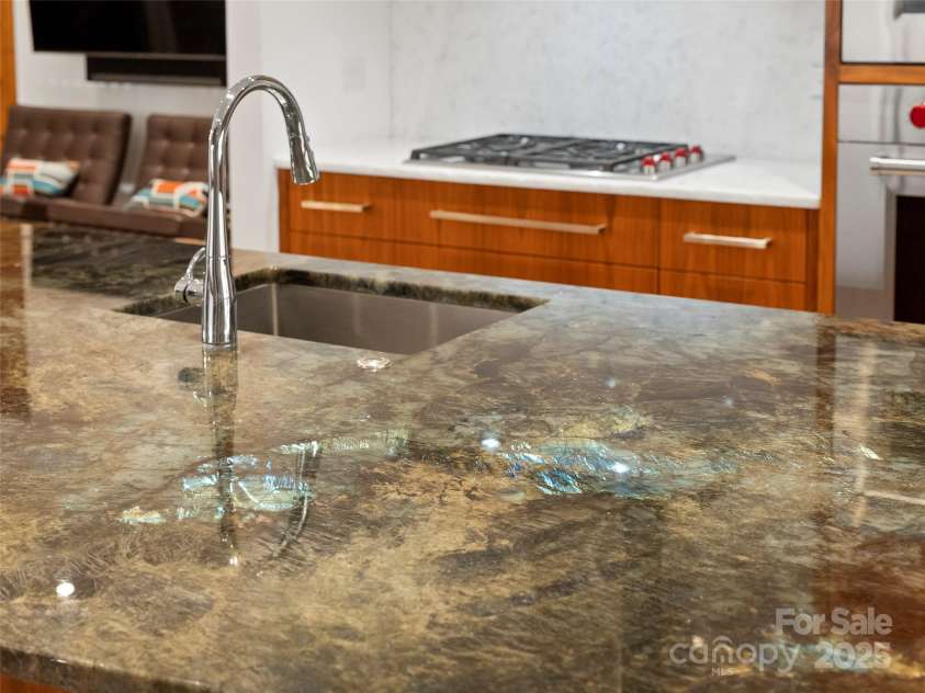 7 Patton Avenue, Asheville, NC 28801.  MLS# CAR4289791, YatesRealty ID 2906. 