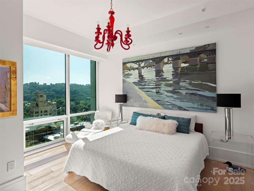 7 Patton Avenue, Asheville, NC 28801.  MLS# CAR4289791, YatesRealty ID 2906. 