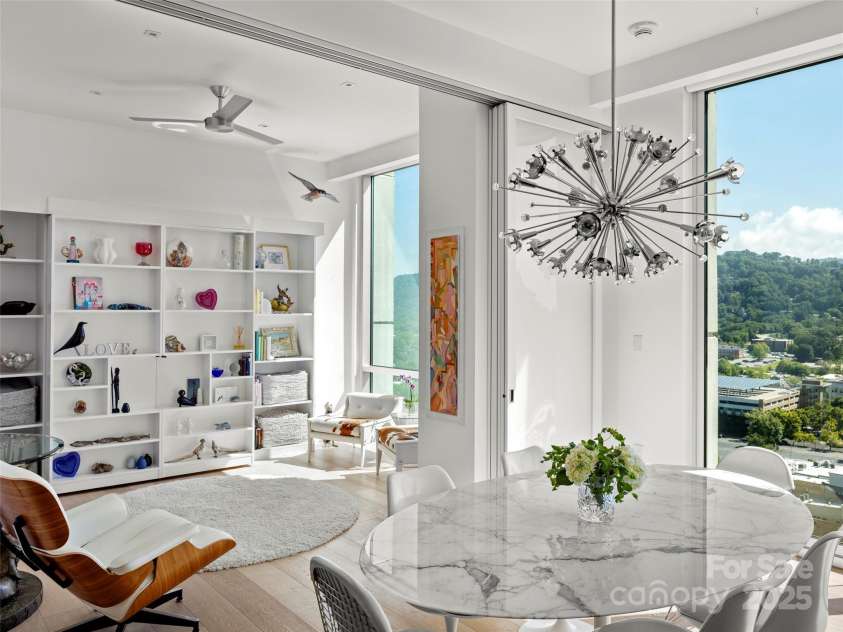 7 Patton Avenue, Asheville, NC 28801.  MLS# CAR4289791, YatesRealty ID 2906. 