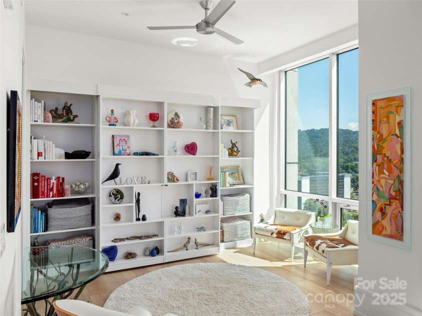 7 Patton Avenue, Asheville, NC 28801.  MLS# CAR4289791, YatesRealty ID 2906. 