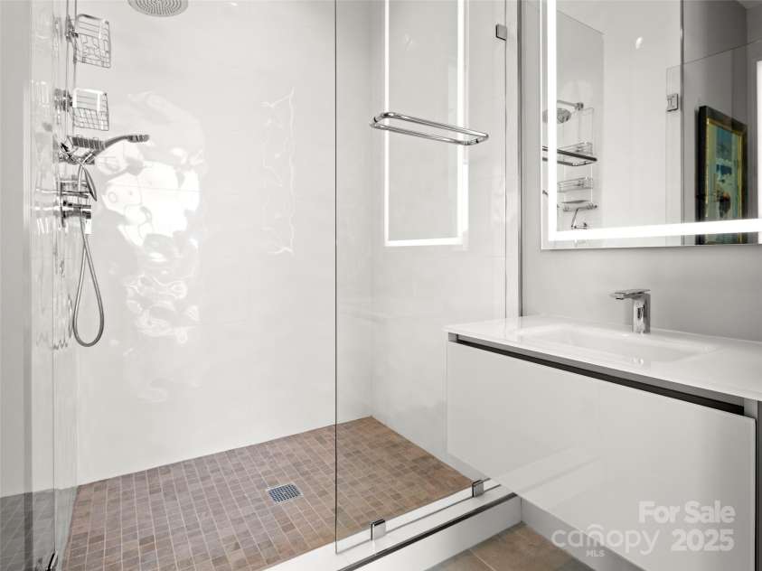 7 Patton Avenue, Asheville, NC 28801.  MLS# CAR4289791, YatesRealty ID 2906. 