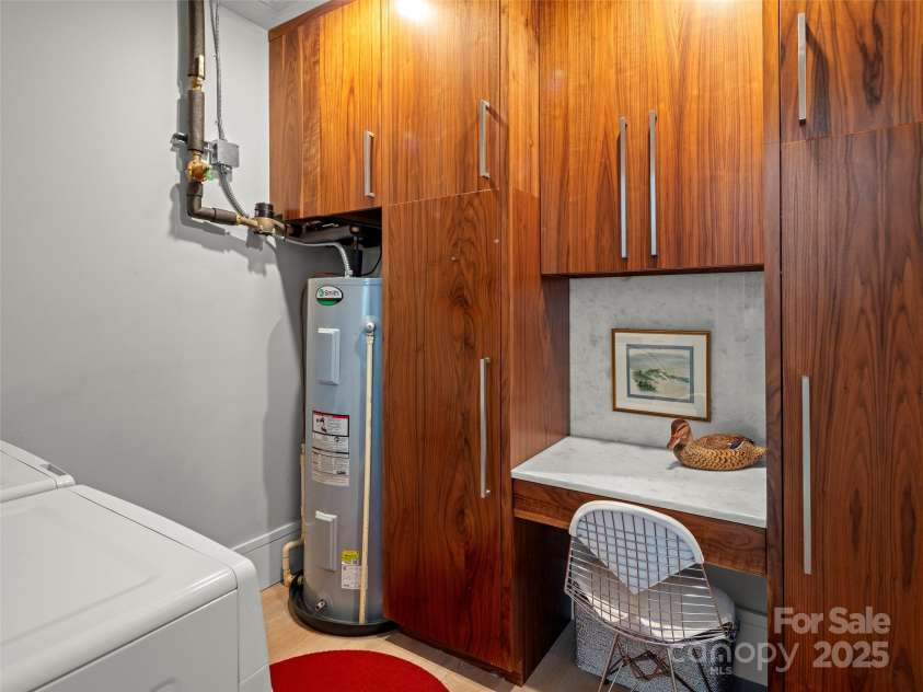 7 Patton Avenue, Asheville, NC 28801.  MLS# CAR4289791, YatesRealty ID 2906. 