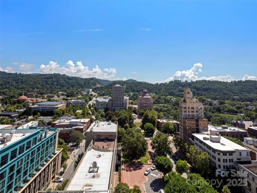 7 Patton Avenue, Asheville, NC 28801.  MLS# CAR4289791, YatesRealty ID 2906. 
