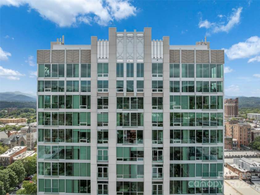 7 Patton Avenue, Asheville, NC 28801.  MLS# CAR4289791, YatesRealty ID 2906. 