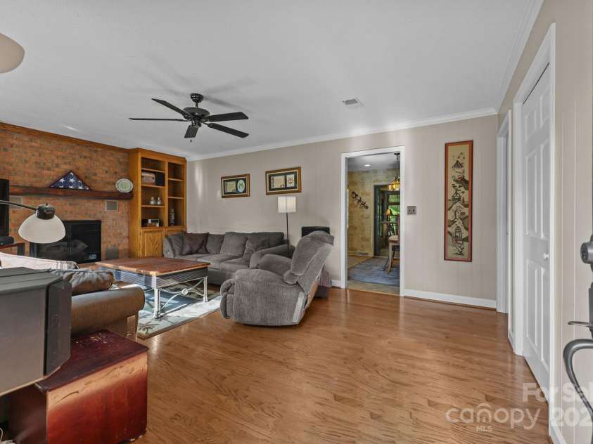 124 Stoneybrook Road, Salisbury, NC 28147.  MLS# CAR4282890, YatesRealty ID 29060. 