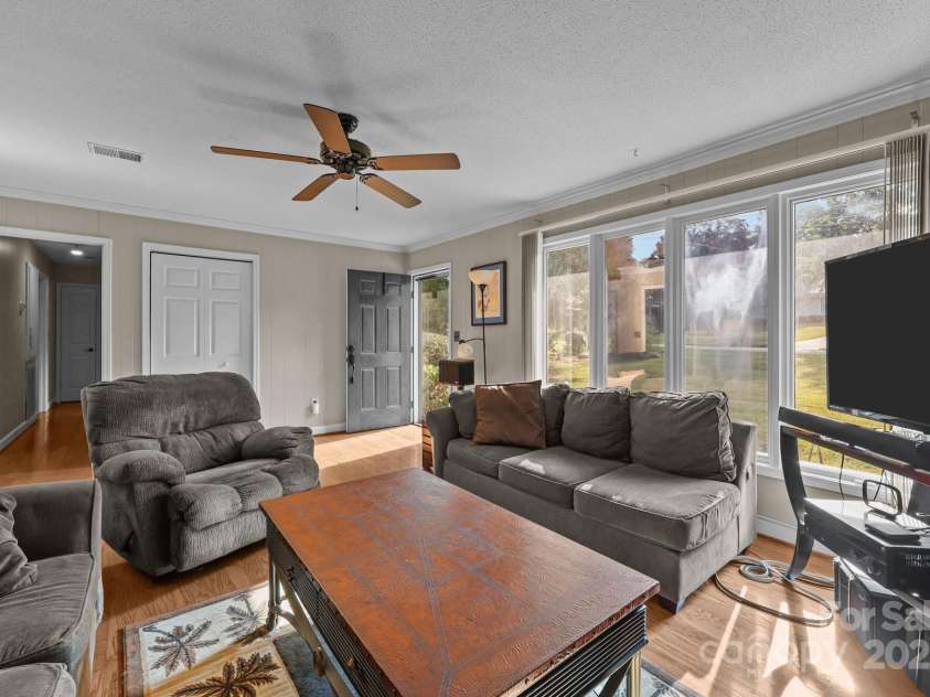 124 Stoneybrook Road, Salisbury, NC 28147.  MLS# CAR4282890, YatesRealty ID 29060. 