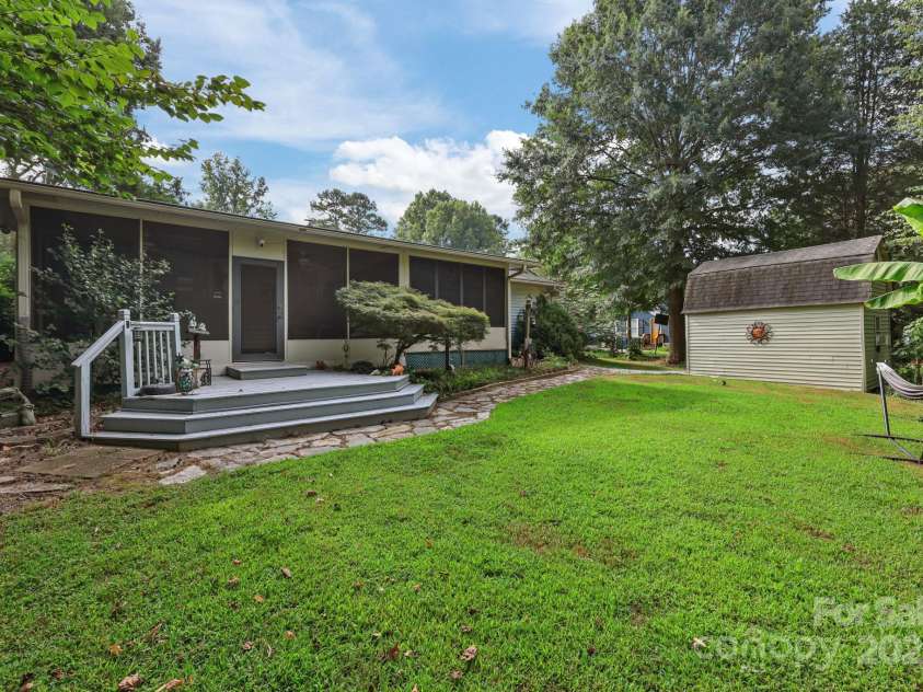 124 Stoneybrook Road, Salisbury, NC 28147.  MLS# CAR4282890, YatesRealty ID 29060. 