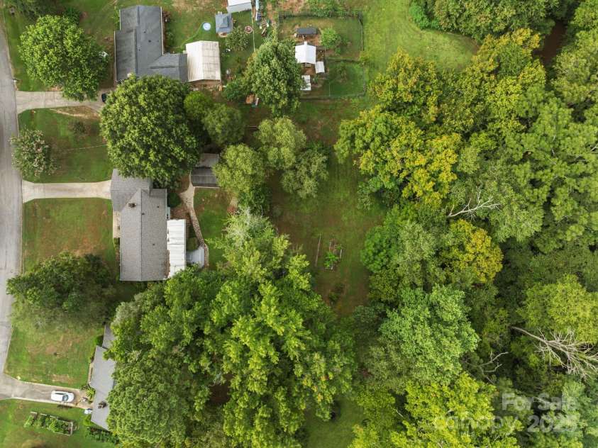 124 Stoneybrook Road, Salisbury, NC 28147.  MLS# CAR4282890, YatesRealty ID 29060. 
