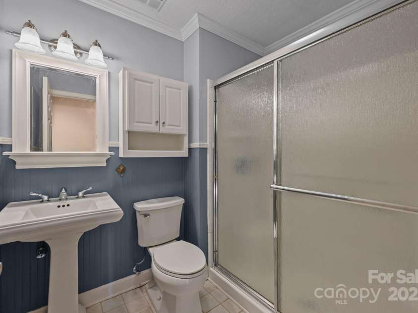 124 Stoneybrook Road, Salisbury, NC 28147.  MLS# CAR4282890, YatesRealty ID 29060. Hall Bath