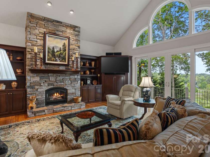 209 Pineholt Lane, Flat Rock, NC 28731.  MLS# CAR4387612, YatesRealty ID 29060. 