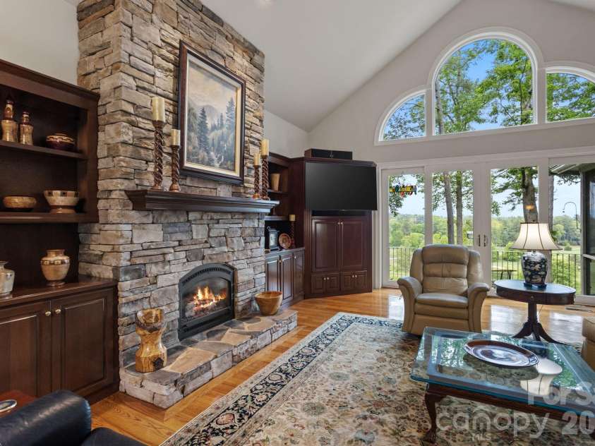 209 Pineholt Lane, Flat Rock, NC 28731.  MLS# CAR4387612, YatesRealty ID 29060. 