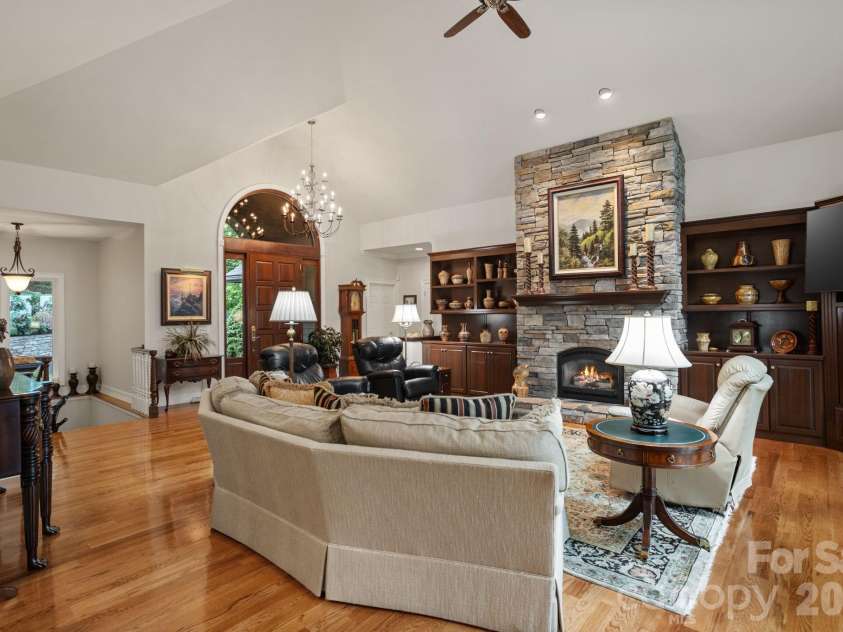 209 Pineholt Lane, Flat Rock, NC 28731.  MLS# CAR4387612, YatesRealty ID 29060. 