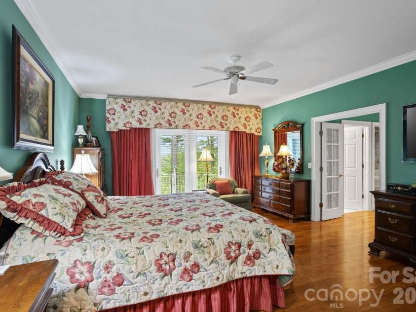 209 Pineholt Lane, Flat Rock, NC 28731.  MLS# CAR4387612, YatesRealty ID 29060. 