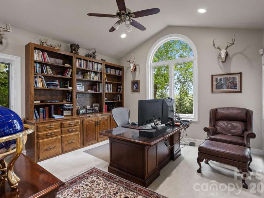 209 Pineholt Lane, Flat Rock, NC 28731.  MLS# CAR4387612, YatesRealty ID 29060. 