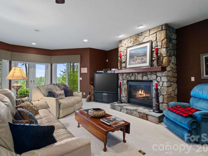209 Pineholt Lane, Flat Rock, NC 28731.  MLS# CAR4387612, YatesRealty ID 29060. 