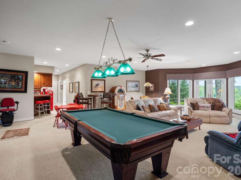 209 Pineholt Lane, Flat Rock, NC 28731.  MLS# CAR4387612, YatesRealty ID 29060. 