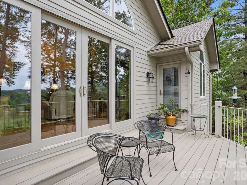 209 Pineholt Lane, Flat Rock, NC 28731.  MLS# CAR4387612, YatesRealty ID 29060. 