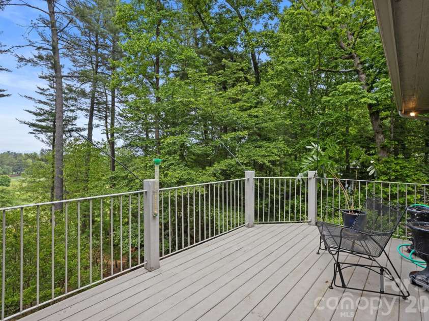 209 Pineholt Lane, Flat Rock, NC 28731.  MLS# CAR4387612, YatesRealty ID 29060. 