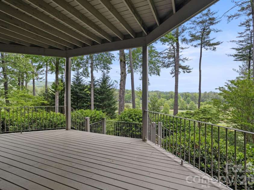 209 Pineholt Lane, Flat Rock, NC 28731.  MLS# CAR4387612, YatesRealty ID 29060. 
