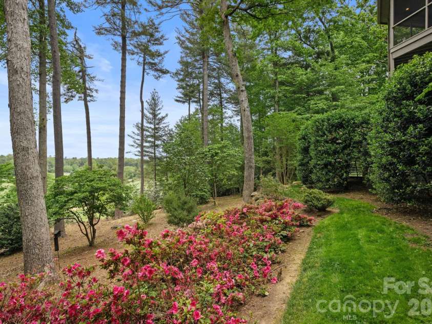 209 Pineholt Lane, Flat Rock, NC 28731.  MLS# CAR4387612, YatesRealty ID 29060. 