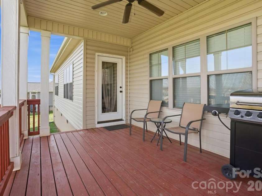156 Greythorn Drive, Statesville, NC 28625.  MLS# CAR4372191, YatesRealty ID 29061. 