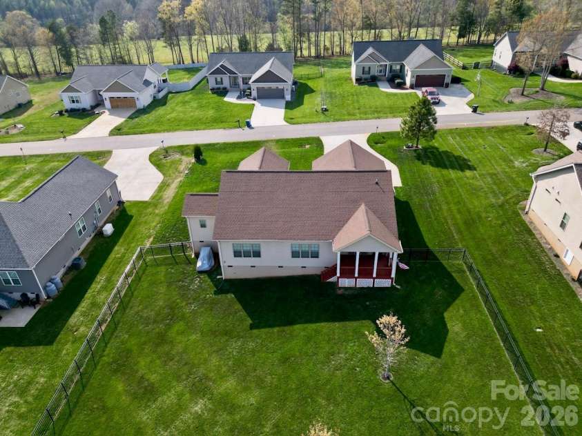 156 Greythorn Drive, Statesville, NC 28625.  MLS# CAR4372191, YatesRealty ID 29061. 