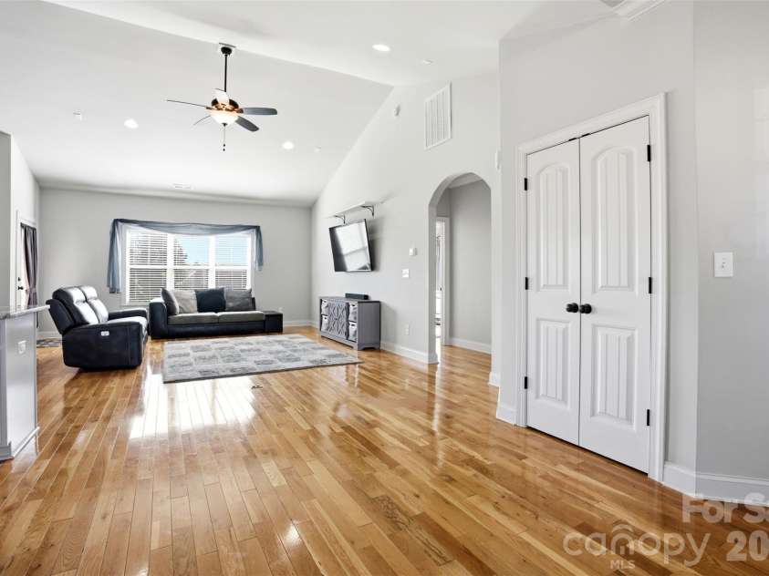 156 Greythorn Drive, Statesville, NC 28625.  MLS# CAR4372191, YatesRealty ID 29061. 