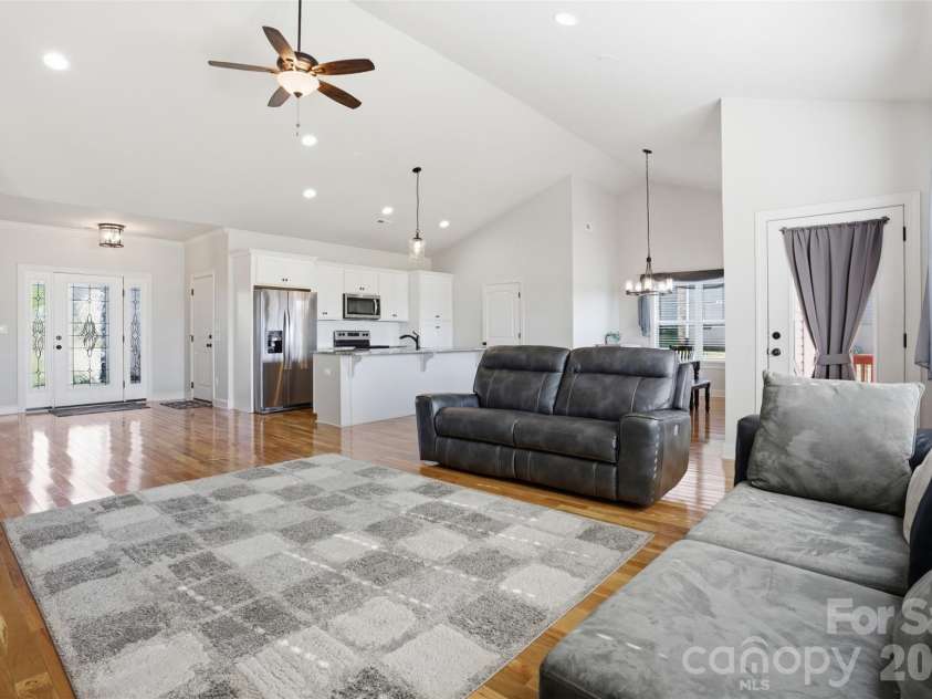 156 Greythorn Drive, Statesville, NC 28625.  MLS# CAR4372191, YatesRealty ID 29061. 