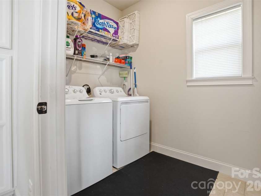 156 Greythorn Drive, Statesville, NC 28625.  MLS# CAR4372191, YatesRealty ID 29061. 