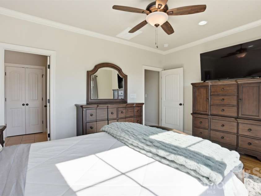 156 Greythorn Drive, Statesville, NC 28625.  MLS# CAR4372191, YatesRealty ID 29061. 