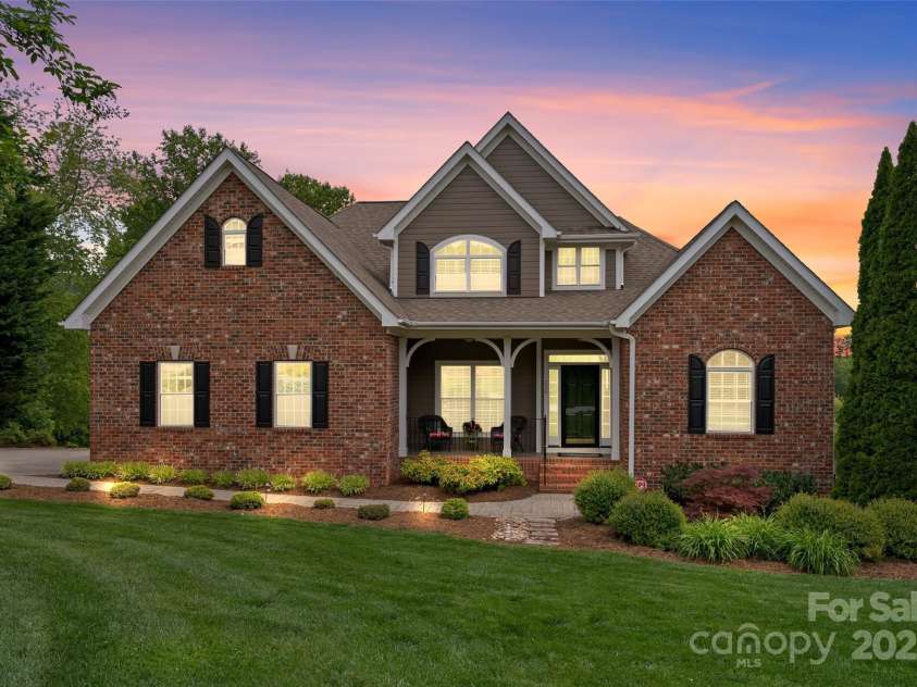 230 Fairway Falls Road, Mills River, NC 28759.  MLS# CAR4256641, YatesRealty ID 29061. Welcome to 230 Fairway Falls!