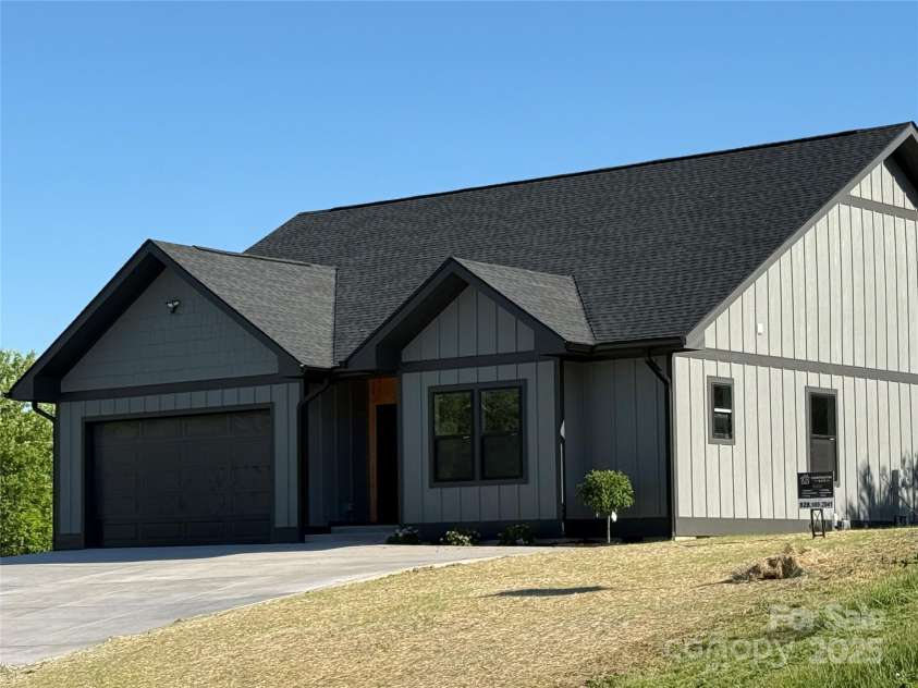 15 Woodchuck Cove, Alexander, NC 28701.  MLS# CAR4254403, YatesRealty ID 29062. Approaching