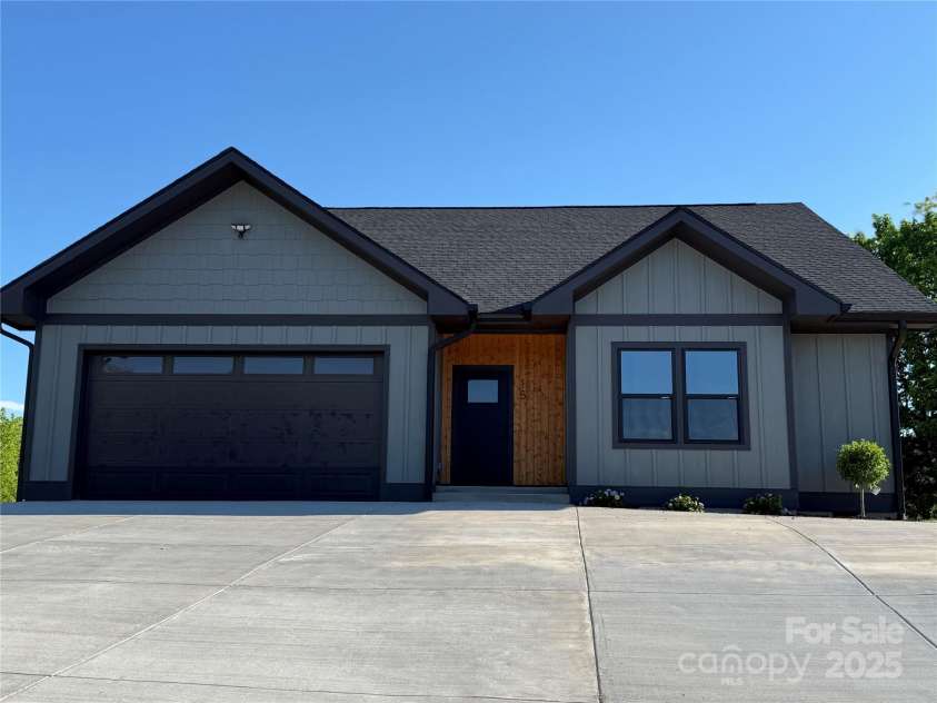 15 Woodchuck Cove, Alexander, NC 28701.  MLS# CAR4254403, YatesRealty ID 29062. Home