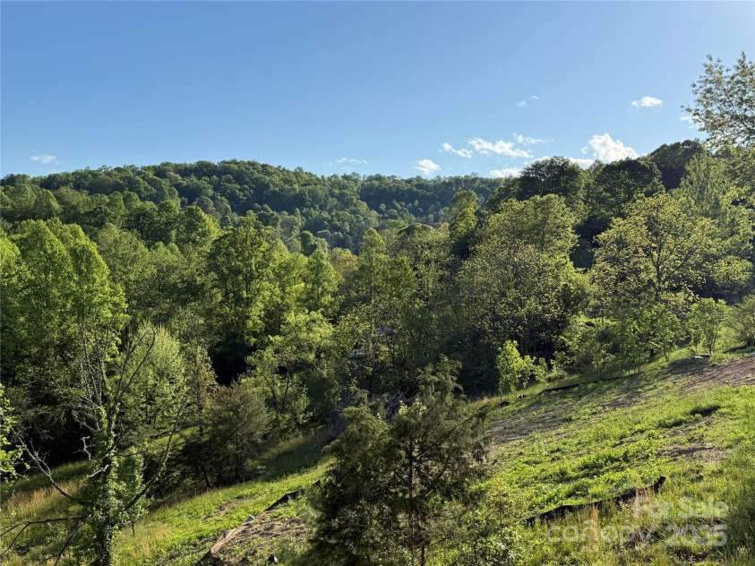 15 Woodchuck Cove, Alexander, NC 28701.  MLS# CAR4254403, YatesRealty ID 29062. Views...