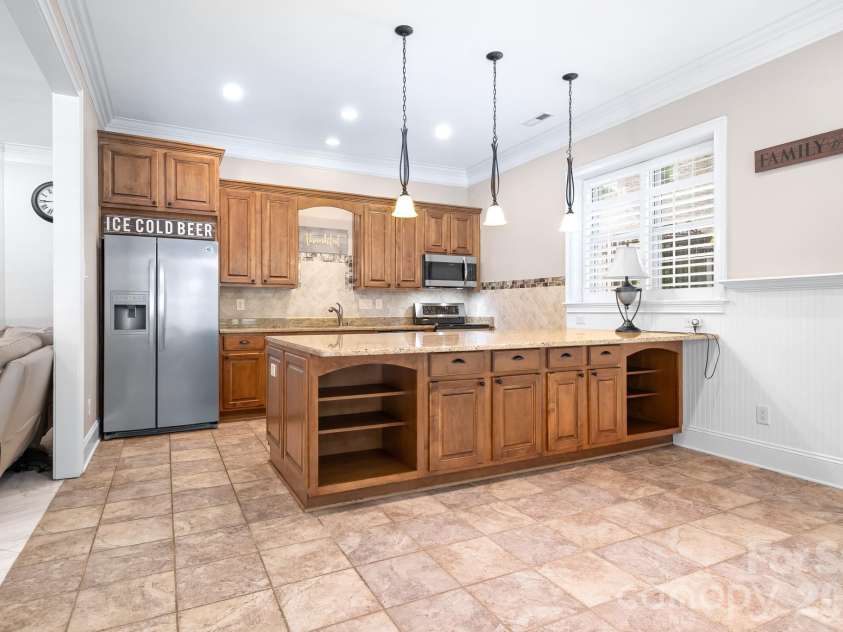 2215 Whiskery Drive, Waxhaw, NC 28173.  MLS# CAR4380861, YatesRealty ID 29062. 