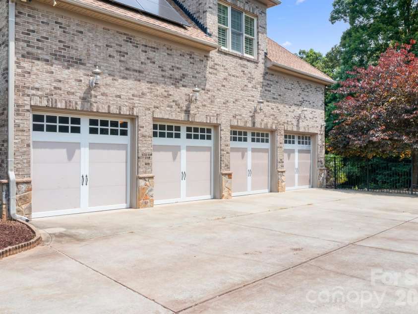 2215 Whiskery Drive, Waxhaw, NC 28173.  MLS# CAR4380861, YatesRealty ID 29062. 