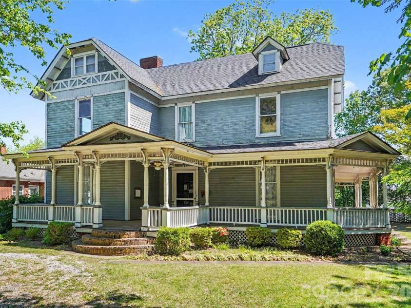404 Kerr Street, Salisbury, NC 28144.  MLS# CAR4382853, YatesRealty ID 29063. 