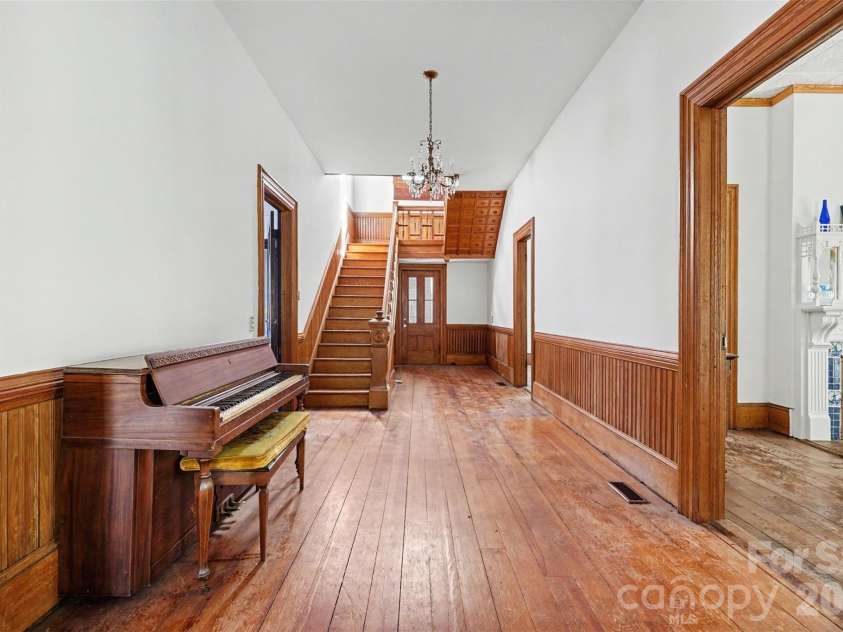 404 Kerr Street, Salisbury, NC 28144.  MLS# CAR4382853, YatesRealty ID 29063. 