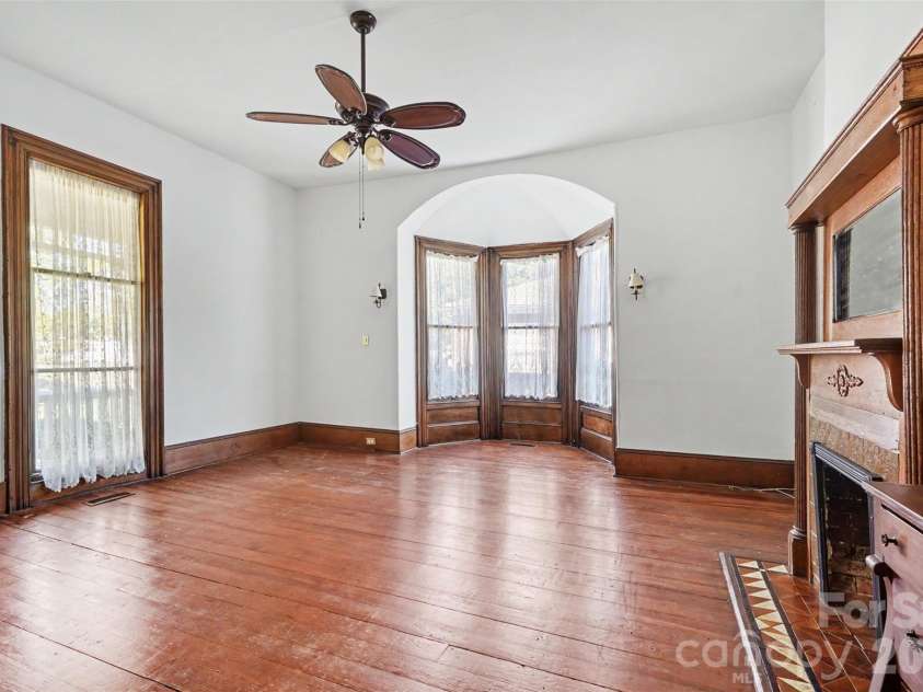 404 Kerr Street, Salisbury, NC 28144.  MLS# CAR4382853, YatesRealty ID 29063. 
